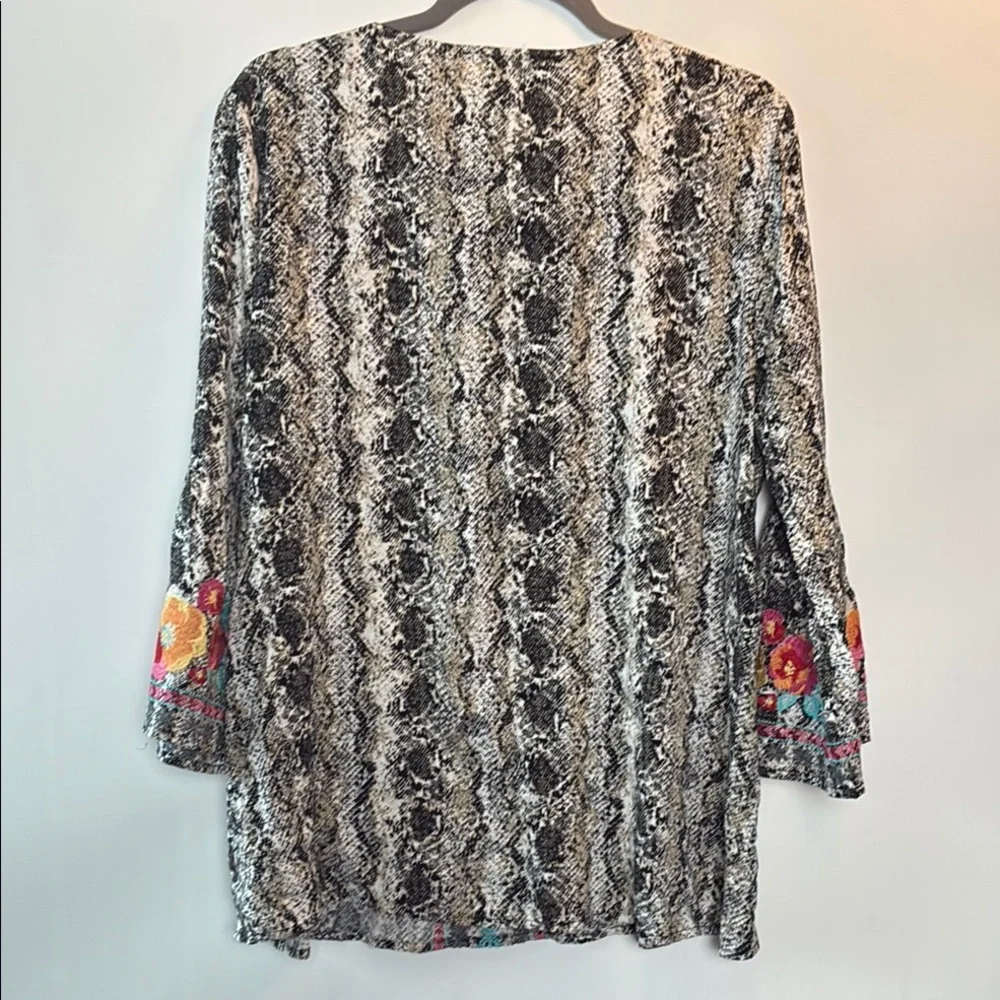 Savanna Jane Embroidered Bell Sleeve Boho Animal Print Black/Pink Floral Blouse - Picture 8 of 8